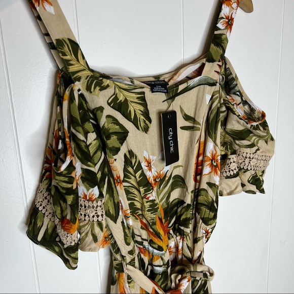 NWT City Chic Floral Maui Dress Cold Shoulder Plus Sz S/16 - Picture 4 of 8